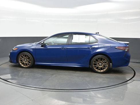 Used 2024 Toyota Camry SE w/ Convenience Package image 3