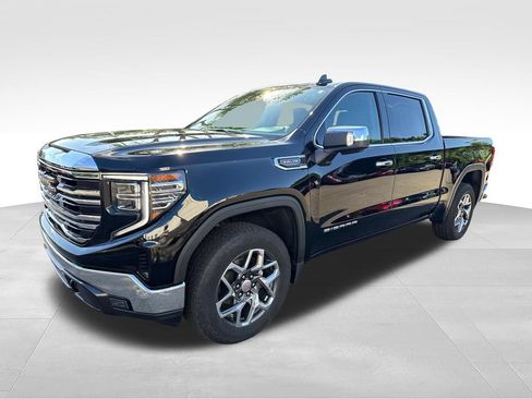 Used 2023 GMC Sierra 1500 SLT w/ SLT Premium Package AWD/4WD image 3