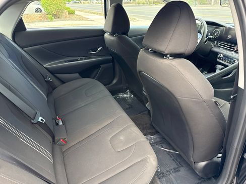 Used 2024 Hyundai Elantra SEL FWD image 19