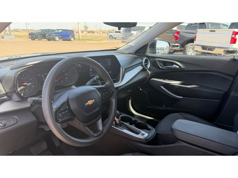 Certified 2024 Chevrolet Trax LS w/ LS Convenience Package image 9