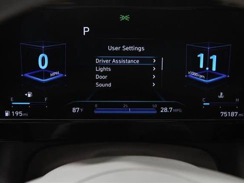 Used 2021 Hyundai Elantra SEL w/ Convenience + Premium Package FWD image 8