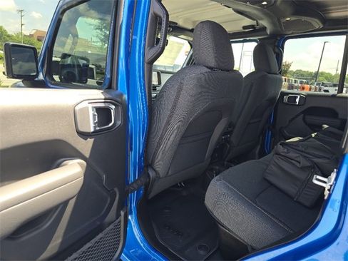 New 2025 Jeep Gladiator Willys image 5