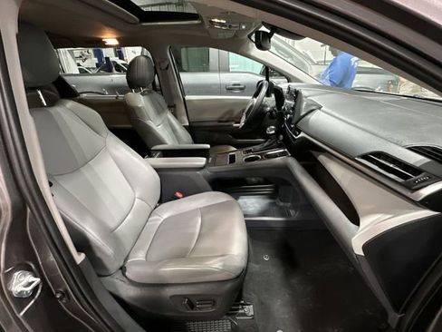 Used 2023 Toyota Sienna XLE image 30