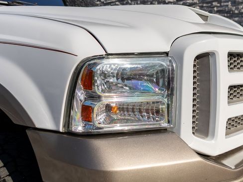 Used 2005 Ford Excursion Eddie Bauer image 33