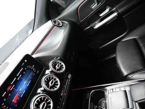 Used 2021 Mercedes-Benz GLA 250 image 19