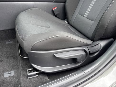 New 2026 Hyundai Elantra SE FWD image 11