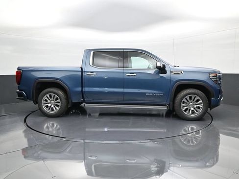 Used 2025 GMC Sierra 1500 Denali AWD/4WD image 4