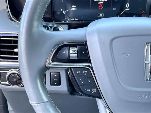 Used 2019 Lincoln Navigator Reserve AWD/4WD image 24