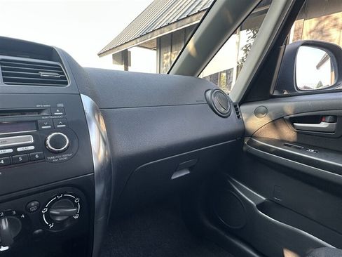 Used 2008 Suzuki SX4 Sport FWD image 25