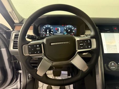 New 2026 Land Rover Discovery S AWD/4WD image 17