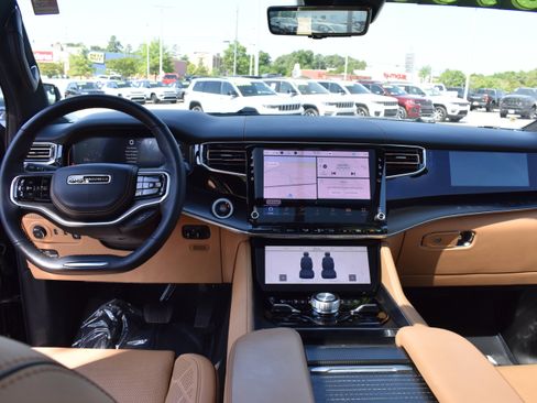 Used 2024 Jeep Grand Wagoneer L Series III w/ Rear Seat Video Group 1 AWD/4WD image 39