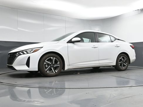 Certified 2024 Nissan Sentra SV image 19