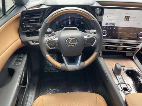 Used 2024 Lexus RX 350 Premium Plus w/ Convenience Package FWD image 11