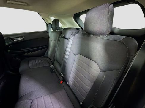 Used 2019 Ford Edge SE FWD image 22