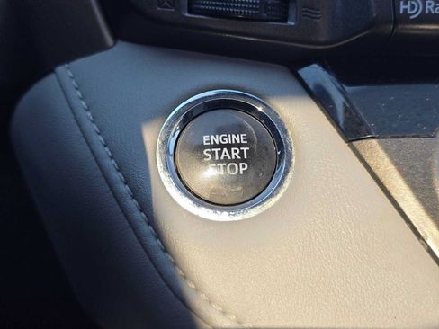 Used 2015 Toyota RAV4 Limited AWD/4WD image 28