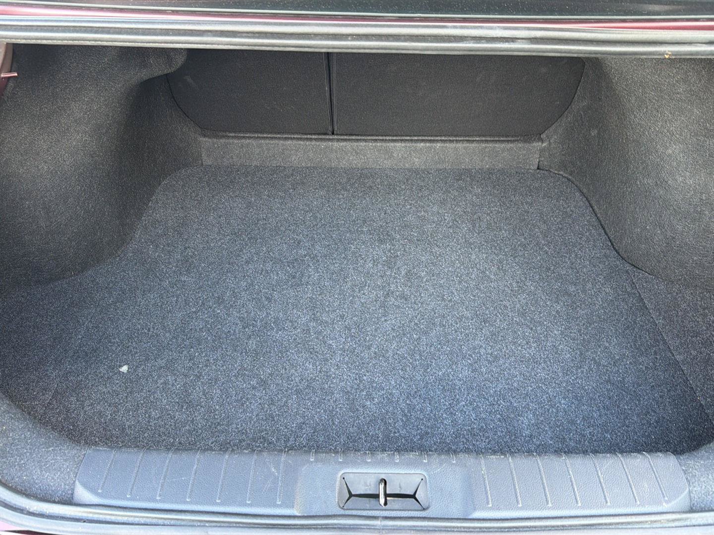 Used 2025 Nissan Sentra SV FWD image 33