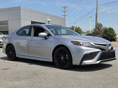 Used 2024 Toyota Camry XSE FWD image 7