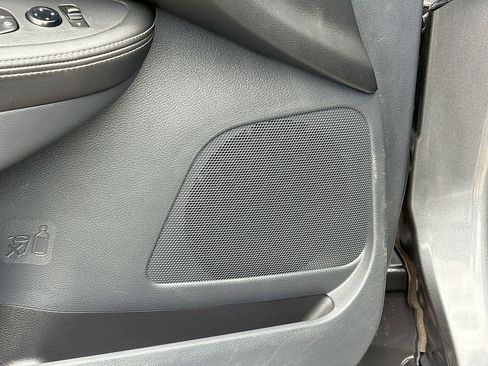 Used 2023 Nissan Murano SV FWD image 19