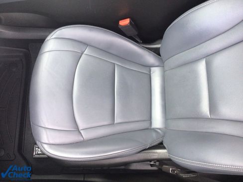 Used 2022 Buick Enclave Essence image 8