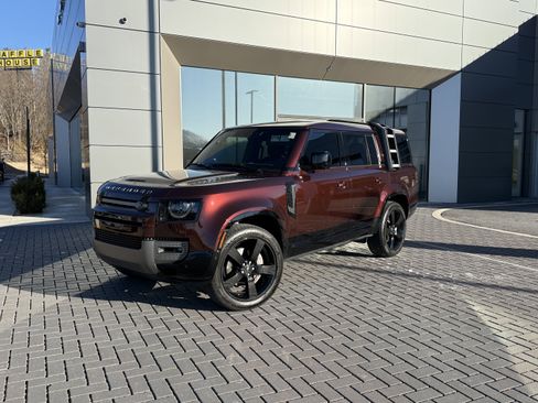 Certified 2024 Land Rover Defender 130 X-Dynamic SE image 1