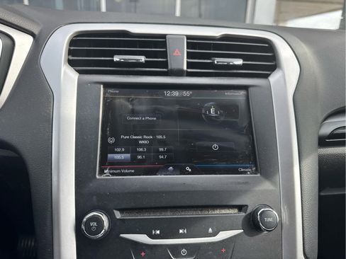 Used 2013 Ford Fusion SE image 5