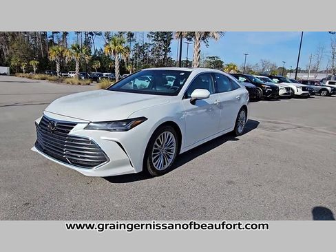 Used 2020 Toyota Avalon Limited image 22
