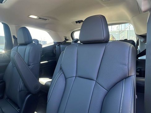 New 2026 Subaru Ascent Limited image 25