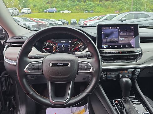 Used 2022 Jeep Compass Limited image 15