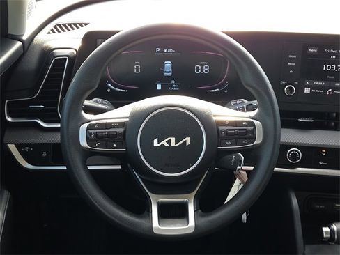 Used 2023 Kia Sportage LX image 13