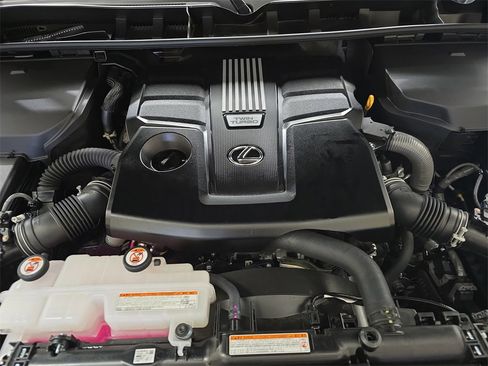 Certified 2025 Lexus LX 600 4WD w/ Luxury Package image 34