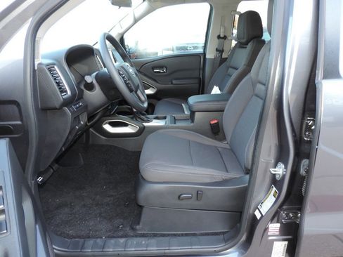 Certified 2023 Nissan Frontier SV w/ Graphics Package RWD image 18