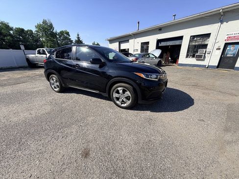 Used 2019 Honda HR-V LX image 18