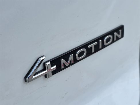 New 2026 Volkswagen Atlas Cross Sport SE image 9