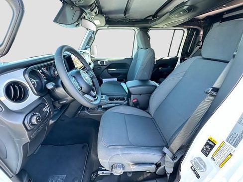 New 2026 Jeep Gladiator Sport AWD/4WD image 15