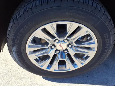 New 2026 GMC Yukon Denali w/ LPO, Floor Liner Package image 9