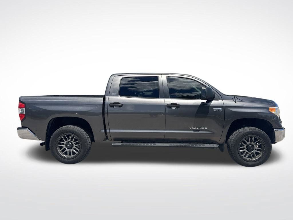 Used 2017 Toyota Tundra SR5 w/ SR5 Upgrade Package AWD/4WD image 4