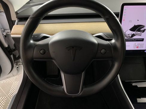 Used 2019 Tesla Model 3 Long Range image 19