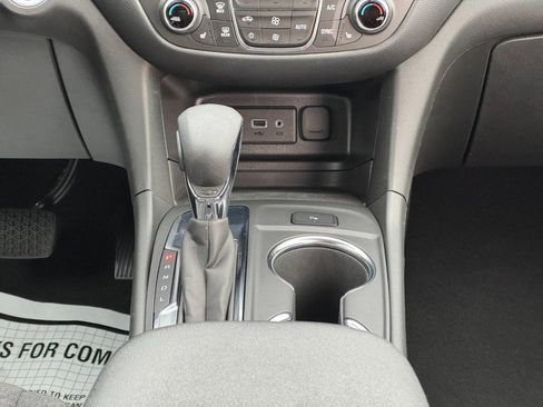 Used 2023 Chevrolet Equinox LT w/ Driver Convenience Package image 17