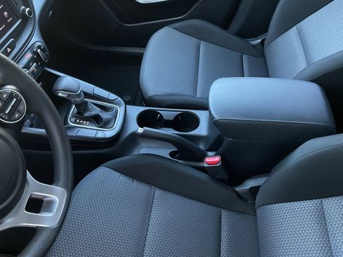 Used 2025 Kia Soul LX w/ LX Technology Package image 37