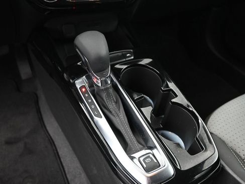 Used 2025 Chevrolet Trax LT w/ LT Convenience Package image 30