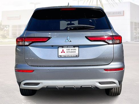Used 2024 Mitsubishi Outlander SE image 17