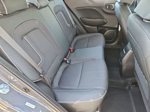 Certified 2025 Hyundai Venue Limited image 19