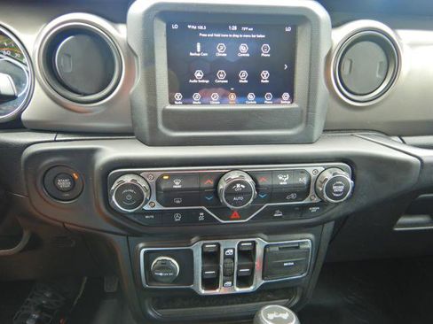 Used 2021 Jeep Wrangler Unlimited Sport AWD/4WD image 20