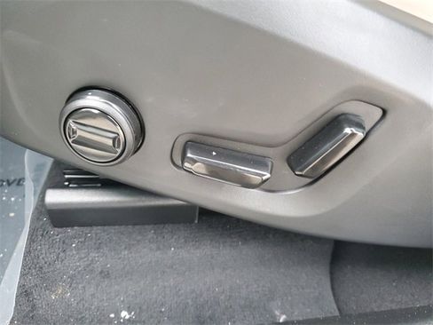 New 2026 Volvo XC60 B5 Plus w/ Protection Package Premier image 7