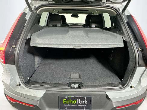 Used 2025 Volvo XC40 B5 Core AWD/4WD image 31