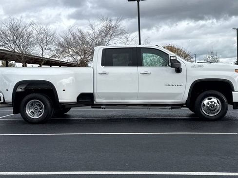 Used 2022 Chevrolet Silverado 3500 High Country image 10