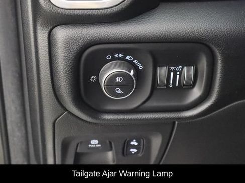 Used 2019 RAM 1500 Laramie AWD/4WD image 14