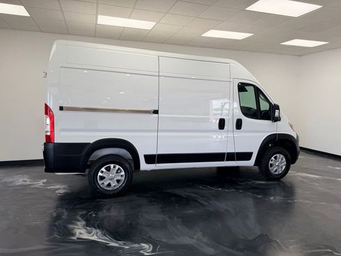 Used 2025 RAM ProMaster 2500 w/ Quick Order Package 22G SLT FWD image 22