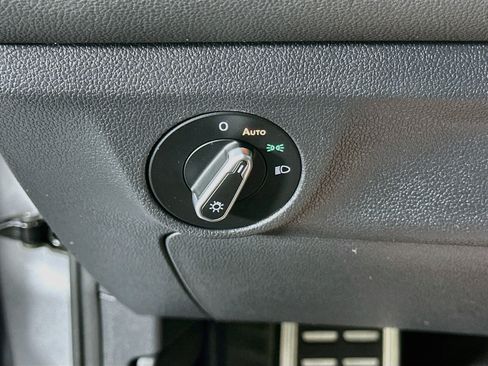 Used 2025 Volkswagen Jetta Sport FWD image 17
