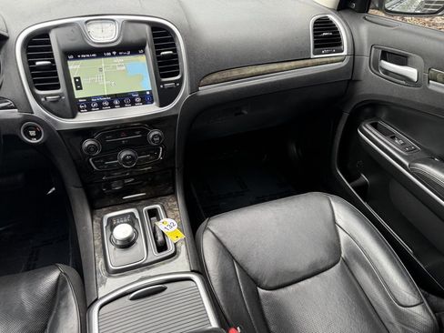 Used 2020 Chrysler 300 Limited image 24